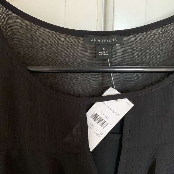 Ann Taylor flow top - Picture 3 of 6
